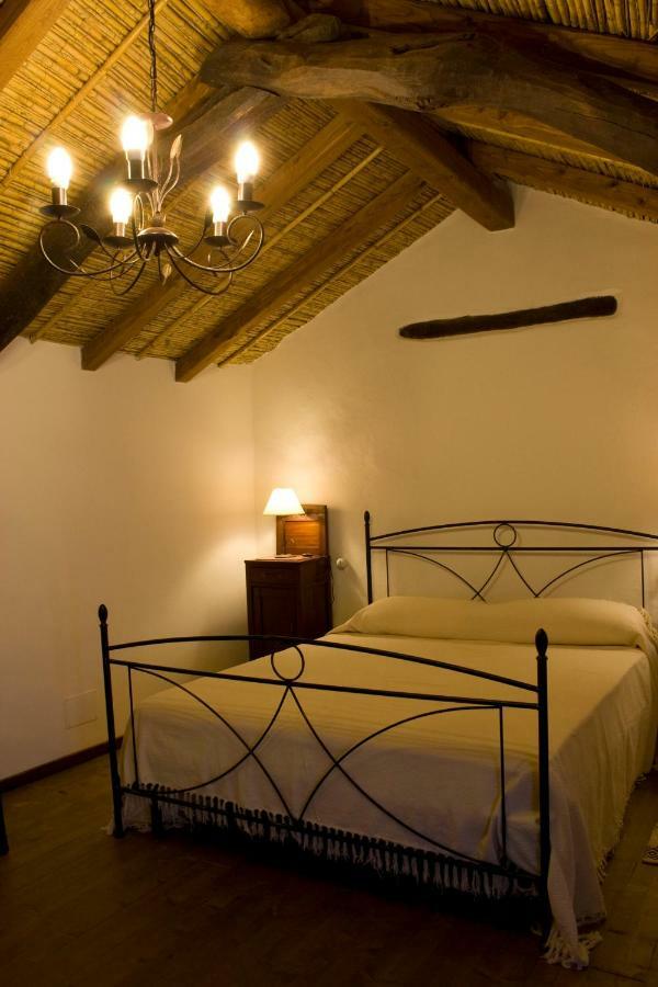 B&B Charme Sa Pardina Orroli Exterior foto